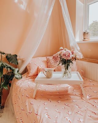 Happy Wednesday ✨ how’s everyone’s week going so far? I’m actually about to run out the door to do an early morning photoshoot at my local beach (for work) and to avoid the crowds! I’m not going to lie I actually hardly ever go down there as it gets sooo busy. I think the last time I sat on a beach (in the U.K.) was easily over a year ago 🙈 I don’t know about you guys but when places like that get really busy I avoid them at all costs 😂 anyway...brain dump over! Have a lovely Wednesday in the sunshine 🌞 •
•
•
•
•
#lovemydecor #homeinterioruk #discoverunder5k #homeobsessed #simplystyle #myhomesense #microblogger  #discoverunder20k #stylegram #smallspacesquad #prettylittleiiinspo #creativegirlgang #mystylishspace #styleahome #interiordreams #cozycorner #instainteriors #housesofinstagram #onlyinterior #instadecoration #interiorinspirations #prettydecor #passionforinterior #scandimaximalism #apartmenttherapy #decordailydose #discoverunder4k #styleithappy #myinteriorvibe #dailydecordetail