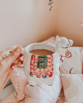Happy Saturday ✨ starting this morning off with a cuppa in the cutest mug from @georgeatasda 🙈 what’s everyone’s weekend plans? Firstly the forecast for Bournemouth is looking pretty rubbish so I’m thinking of spending mine indoors shooting content and working on the Etsy shop ✨ have a lovely weekend ❤️ ⠀⠀⠀⠀⠀⠀⠀⠀⠀
•⠀⠀⠀⠀⠀⠀⠀⠀⠀
•⠀⠀⠀⠀⠀⠀⠀⠀⠀
•⠀⠀⠀⠀⠀⠀⠀⠀⠀
•⠀⠀⠀⠀⠀⠀⠀⠀⠀
•⠀⠀⠀⠀⠀⠀⠀⠀⠀
•⠀⠀⠀⠀⠀⠀⠀⠀⠀
#lovemydecor #homeinterioruk #discoverunder5k #homeobsessed #simplystyle #myhomesense #microblogger  #discoverunder20k #stylegram #smallspacesquad #prettylittleiiinspo #creativegirlgang #mystylishspace #styleahome #interiordreams #cozycorner #instainteriors #housesofinstagram #onlyinterior #instadecoration #interiorinspirations #prettydecor #passionforinterior #scandimaximalism #apartmenttherapy #decordailydose #discoverunder4k #styleithappy #myinteriorvibe #dailydecordetail